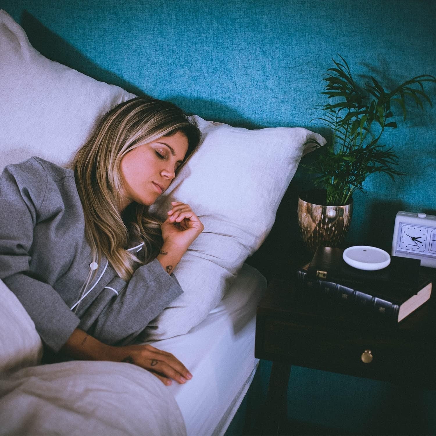 Dodow Sleep Aid Device Helps You Fall Asleep Faster | Great for Insomnia Relief